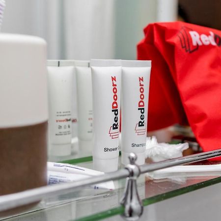 Reddoorz Plus Near Mall Bali Galeria 2 Denpasar Eksteriør bilde